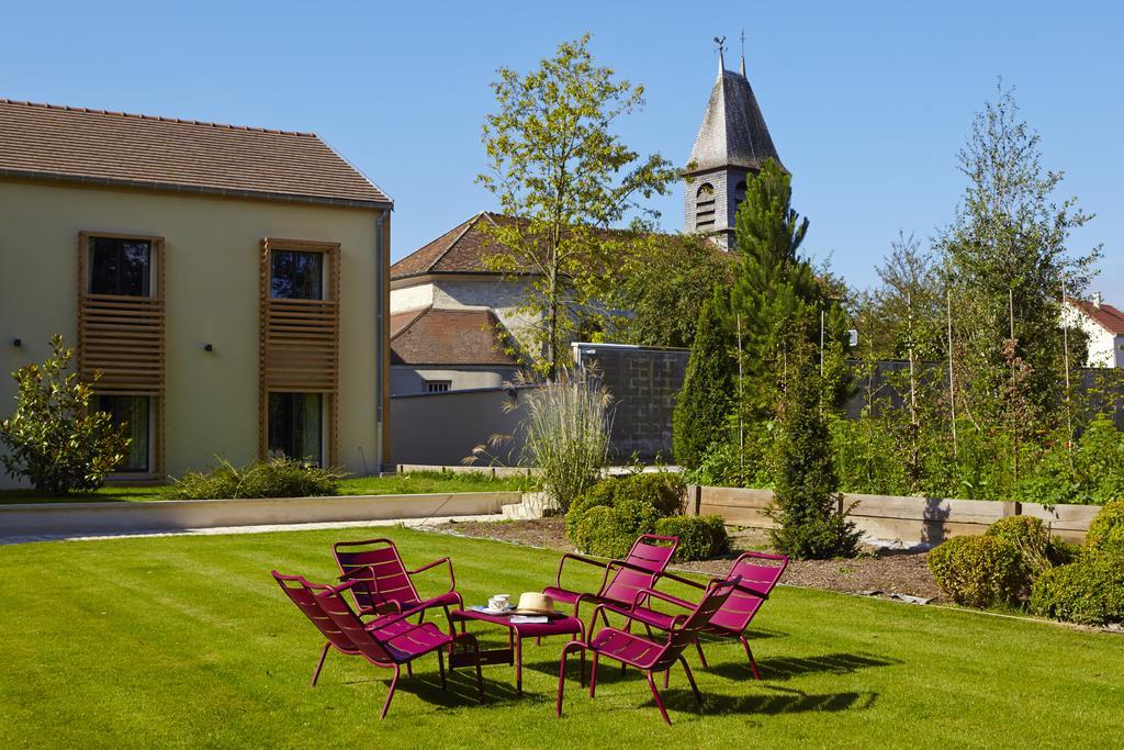Hôtel Les Herbes Folles Mauregard Exterior foto